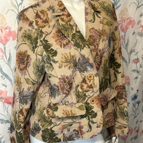Vintage Liz Claiborne Cream and Green Floral Blazer - Picture 3 of 11